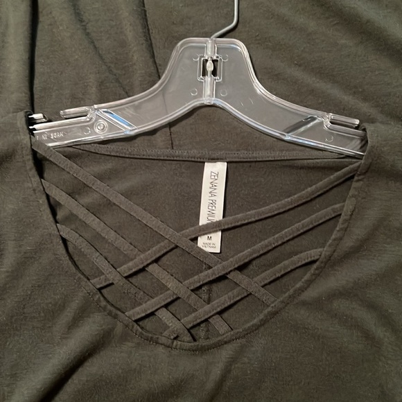 🛍️Dark green dress with Criss cross straps on chest. - Picture 3 of 5